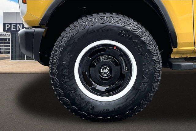 Used 2023 Ford Bronco Heritage Edition AWD/4WD image 8