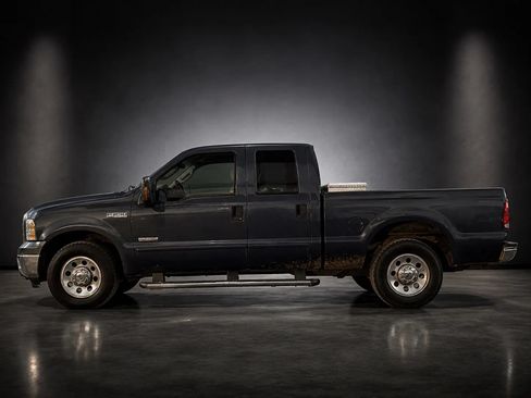 Used 2005 Ford F250 Lariat RWD image 5