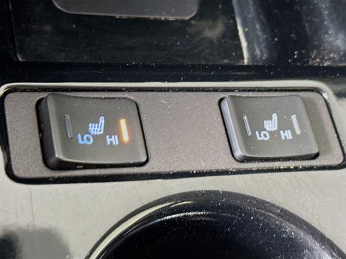 Used 2022 Toyota Prius XLE FWD image 24