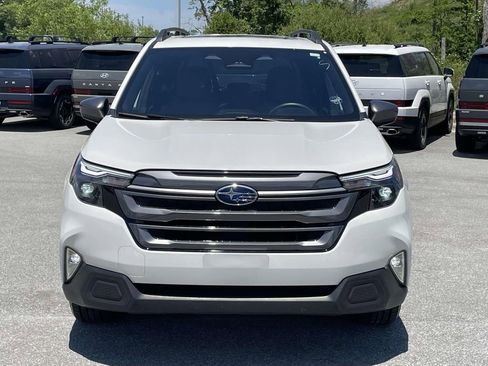 Certified 2025 Subaru Forester Premium AWD/4WD image 21