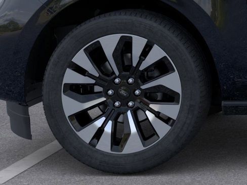 New 2025 Ford Expedition Max Platinum w/ Driver's Package image 19