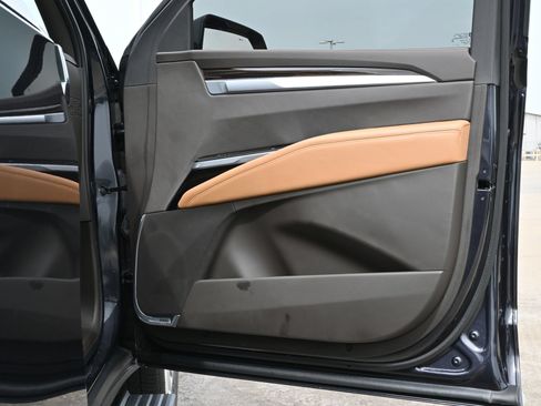 Certified 2025 Cadillac Escalade Premium Luxury AWD/4WD image 27