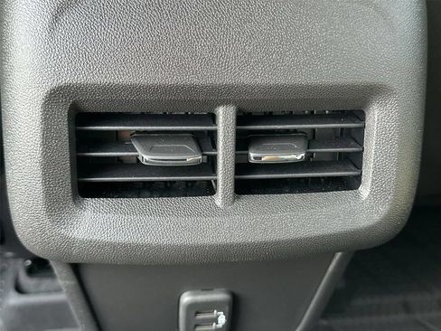 Used 2024 Chevrolet Equinox LS w/ LS Convenience Package FWD image 13