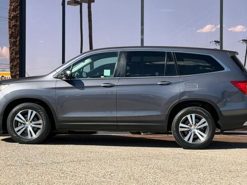 Used 2017 Honda Pilot EX image 5