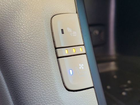 Used 2018 GMC Acadia Denali w/ Technology Package image 27