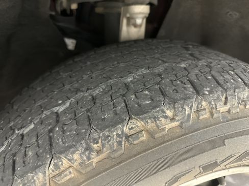 Used 2018 Jeep Grand Cherokee Laredo AWD/4WD image 12