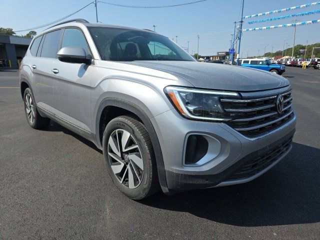 Used 2026 Volkswagen Atlas SE AWD/4WD image 3