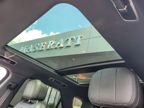 Used 2024 Land Rover Range Rover Sport Dynamic SE image 9