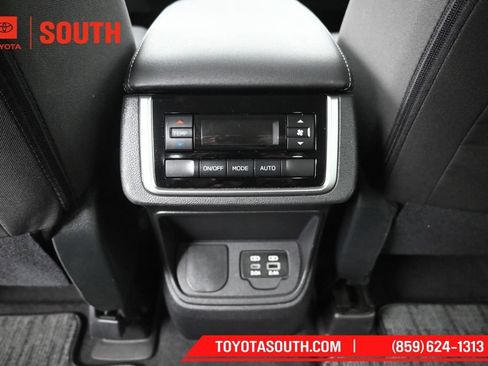 Used 2025 Subaru Ascent Premium AWD/4WD image 25