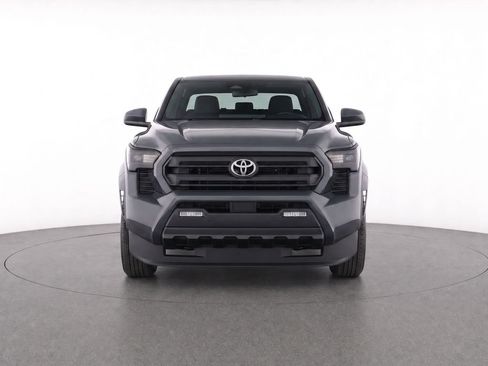 Certified 2024 Toyota Tacoma SR5 AWD/4WD image 5