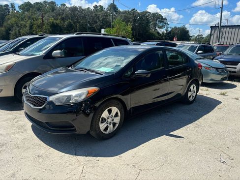 Used 2015 Kia Forte LX FWD image 2