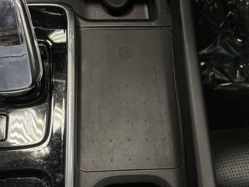 Used 2022 Volvo XC60 T8 Inscription w/ Advanced Package image 25