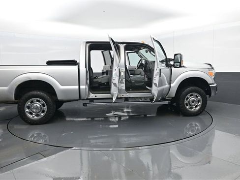Used 2014 Ford F250 XLT w/ XLT Premium Package image 27