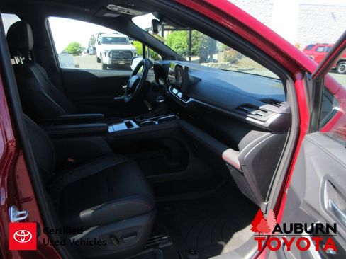 Certified 2025 Toyota Sienna XSE w/ XSE Premium Package image 17