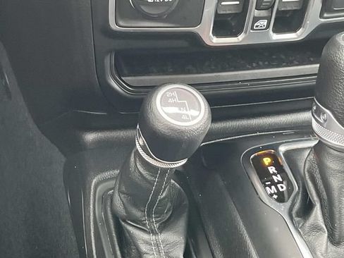 Used 2024 Jeep Gladiator Sport AWD/4WD image 35