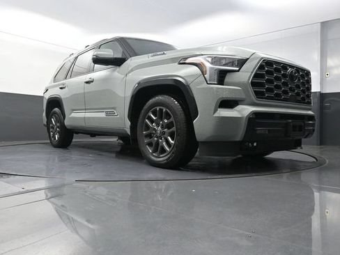 Used 2026 Toyota Sequoia Platinum AWD/4WD image 31