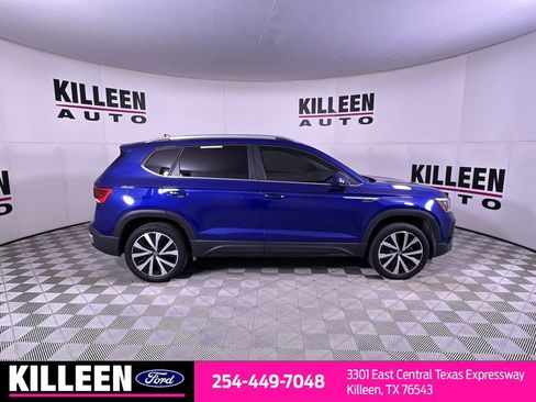 Used 2024 Volkswagen Taos SE image 9