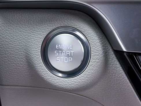 Certified 2024 Kia Telluride S w/ S Sunroof Package FWD image 43
