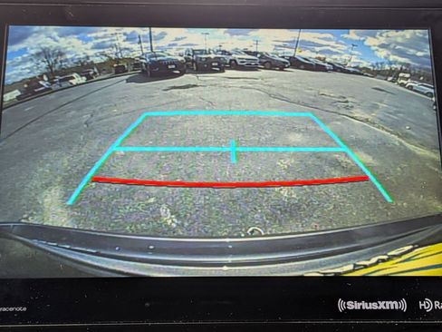 Used 2022 Toyota Highlander XLE image 24