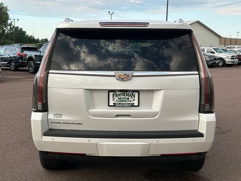 Used 2019 Cadillac Escalade Platinum AWD/4WD image 37