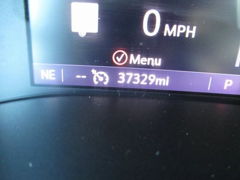 Certified 2021 GMC Canyon Denali image 31