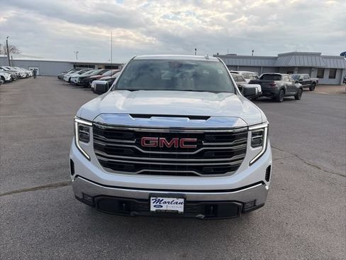 Used 2022 GMC Sierra 1500 SLT w/ SLT Convenience Package AWD/4WD image 9