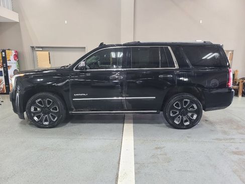 Used 2018 GMC Yukon Denali w/ Denali Ultimate Black Edition AWD/4WD image 1
