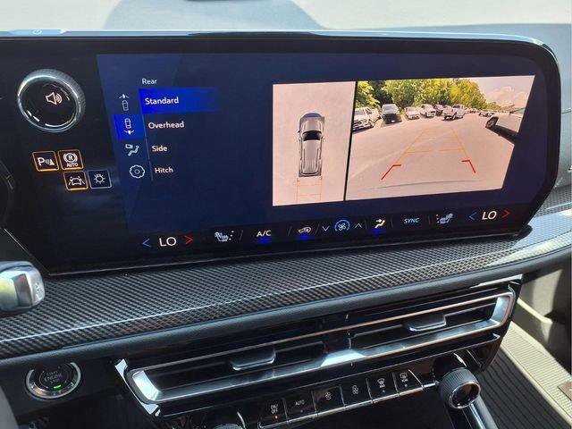 New 2027 Chevrolet Traverse Z71 w/ Enhanced Driving Package AWD/4WD image 36