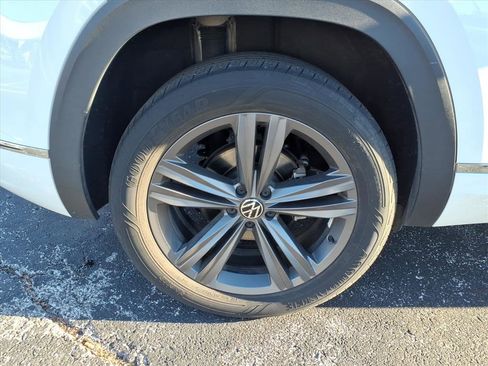 Used 2021 Volkswagen Atlas Cross Sport SE image 26