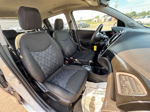 Used 2021 Chevrolet Spark LT FWD image 11