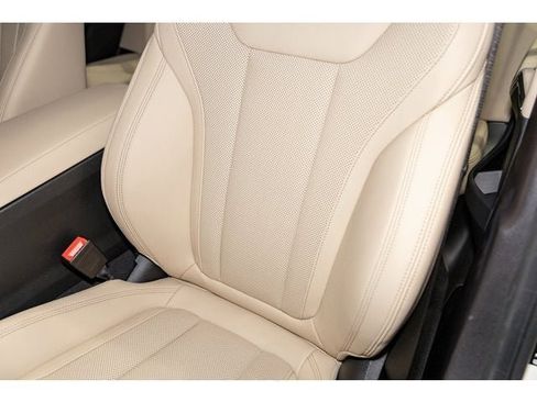 New 2026 BMW 330i xDrive Sedan w/ Convenience Package image 57