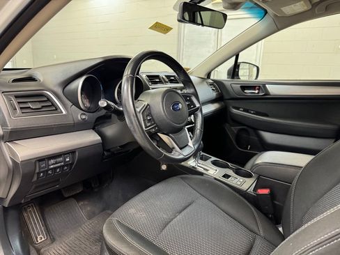 Used 2018 Subaru Outback 2.5i Premium image 12
