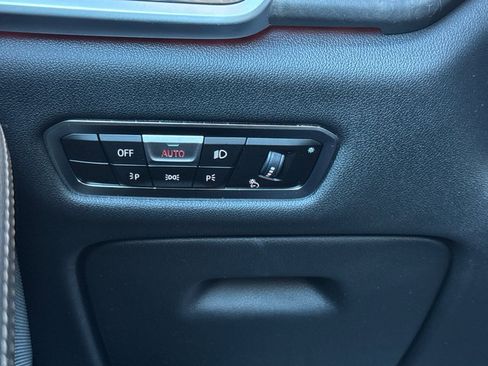 Used 2022 BMW X5 xDrive40i w/ Climate Comfort Package image 31