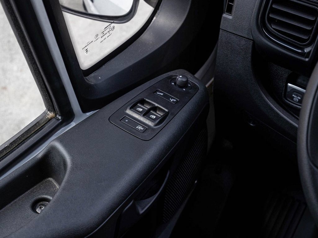 New 2026 RAM ProMaster 2500 w/ Premium Convenience Group FWD image 12