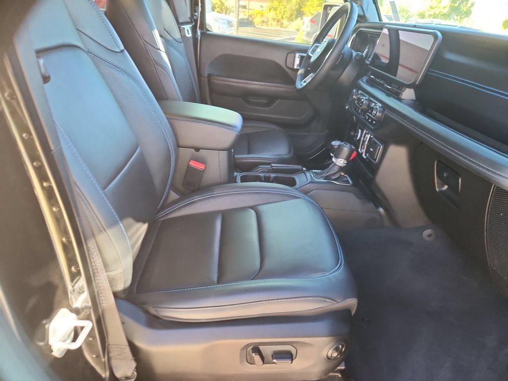 Used 2024 Jeep Wrangler High Altitude AWD/4WD image 15