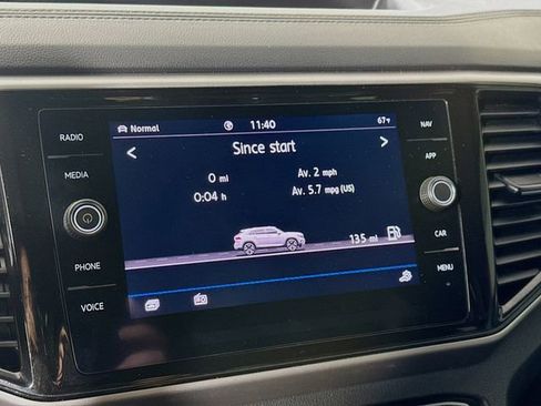 Used 2020 Volkswagen Atlas Cross Sport SEL Premium image 18