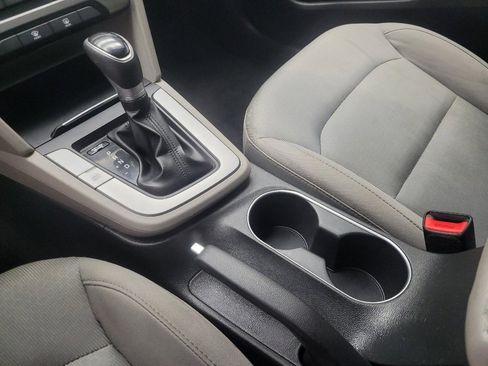 Used 2018 Hyundai Elantra SEL image 26