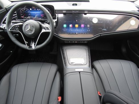 Certified 2024 Mercedes-Benz E 350 4MATIC Sedan image 33