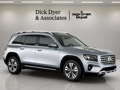 Used 2026 Mercedes-Benz GLB 250 image 1
