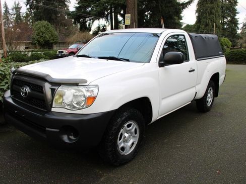 Used 2011 Toyota Tacoma 2WD Regular Cab image 1