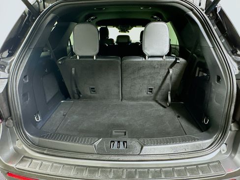 Used 2025 Ford Explorer ST-Line w/ ST-Line Street Pack AWD/4WD image 31