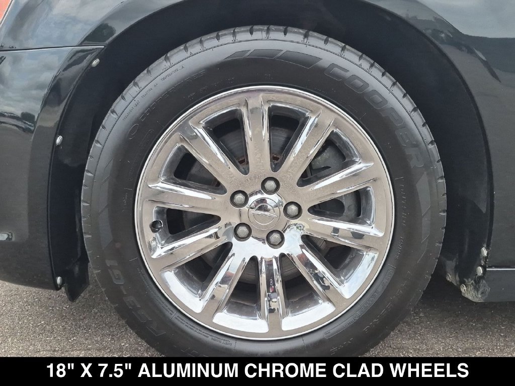 Used 2013 Chrysler 300 C RWD image 16