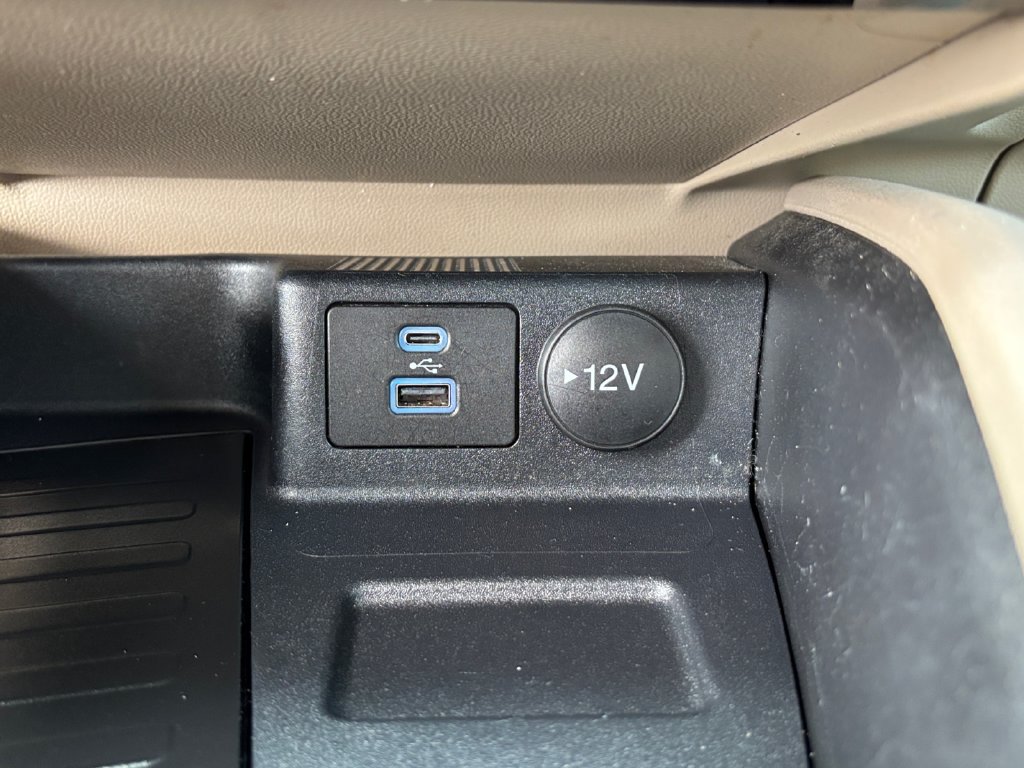 Used 2022 Ford Escape SEL w/ Technology Package FWD image 27