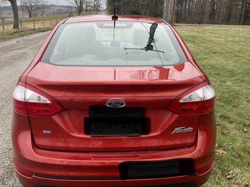 Used 2018 Ford Fiesta SE image 4