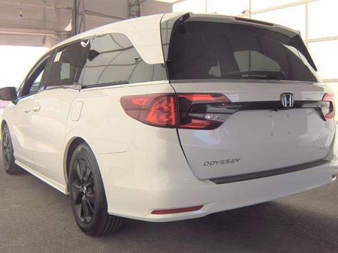 Used 2023 Honda Odyssey Sport image 13