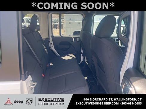 Used 2023 Jeep Wrangler Unlimited w/ Cold Weather Group AWD/4WD image 10