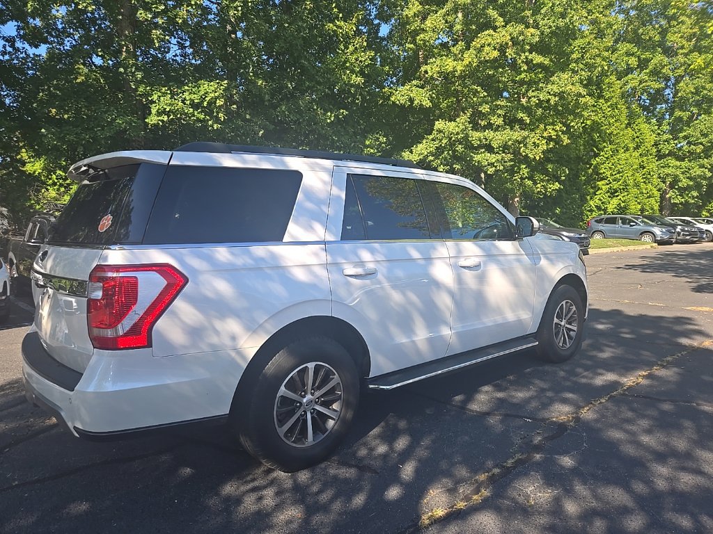 Used 2019 Ford Expedition XLT w/ Equipment Group 202A AWD/4WD image 5