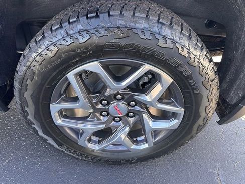 New 2026 GMC Sierra 1500 SLT image 13