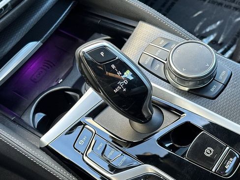 Used 2023 BMW 530e w/ M Sport Package image 23