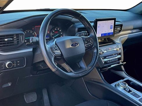 Used 2020 Ford Explorer XLT image 13